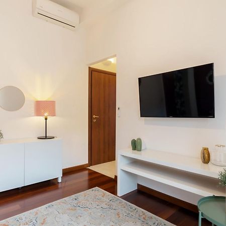 Duomo - Citylife Pink Vintage Apt Center Milan Apartment ภายนอก รูปภาพ